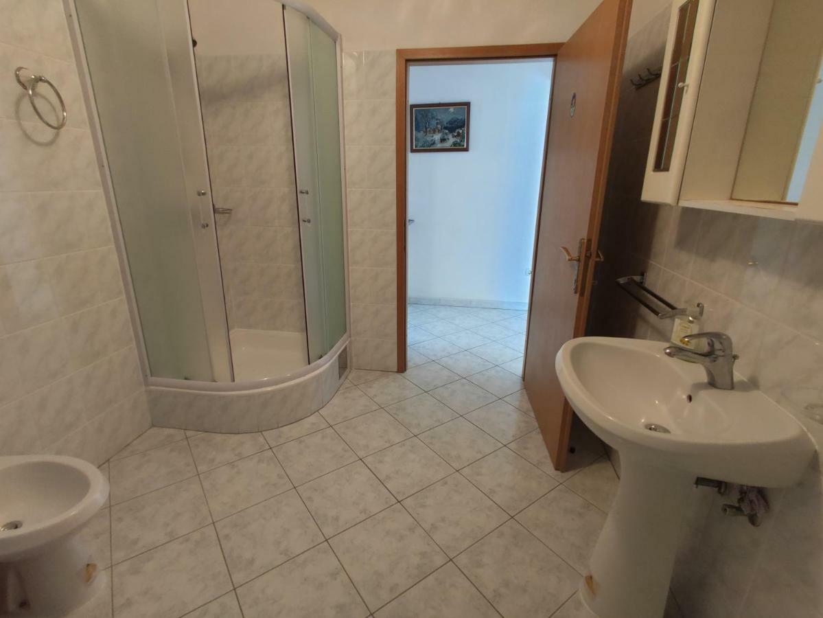 Eva Apartment 1 Trogir Exteriör bild